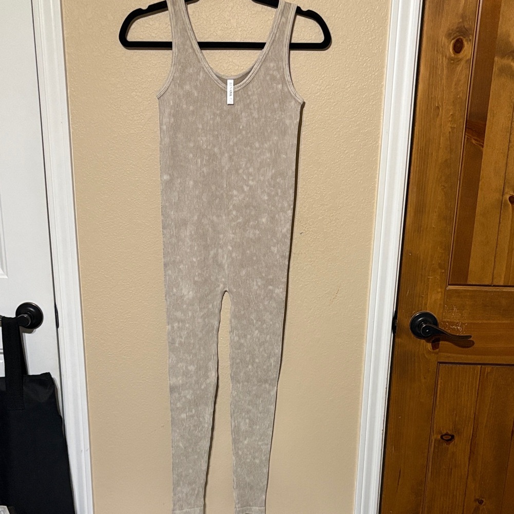 Zenana Outfitters Sleeveless Ribbed Jumpsuit in Taupe